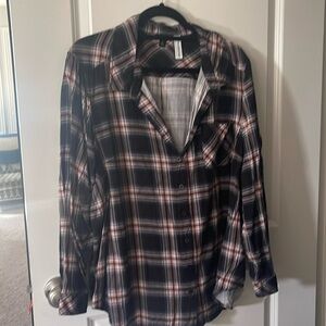 Torrid size 3 Flannel Button Down Like new black/pink print